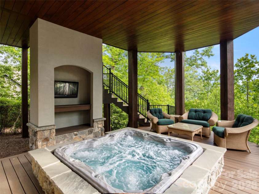 1105 Timberbluff Way, Arden, NC 28704.  MLS# CAR4381458, YatesRealty ID 25691. 