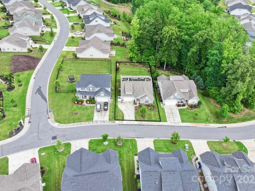 219 Broadleaf Drive, Denver, NC 28037.  MLS# CAR4265284, YatesRealty ID 25691. Premium lot that backs up to common open space for added privacy