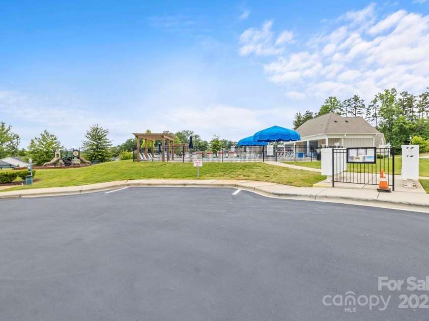 219 Broadleaf Drive, Denver, NC 28037.  MLS# CAR4265284, YatesRealty ID 25691. Street view of amenities