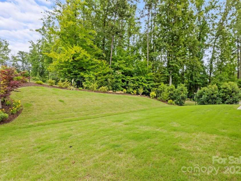 219 Broadleaf Drive, Denver, NC 28037.  MLS# CAR4265284, YatesRealty ID 25691. Stunning fenced back yard