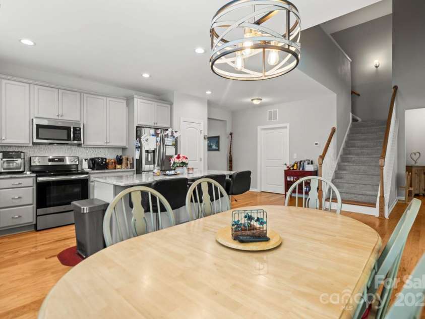 219 Broadleaf Drive, Denver, NC 28037.  MLS# CAR4265284, YatesRealty ID 25691. The eat-in center island offers space to create a morning routine