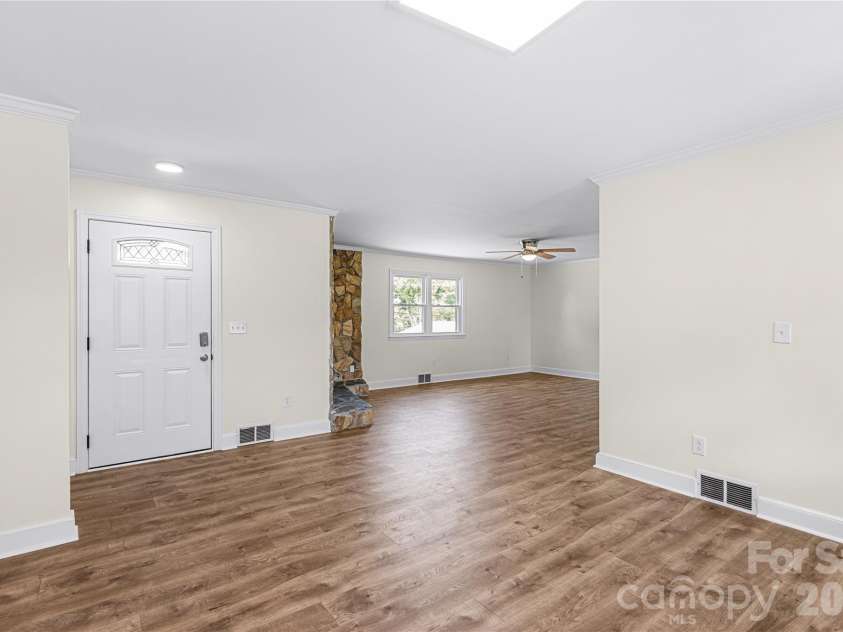 503 Wylie Street, Lancaster, SC 29720.  MLS# CAR4378525, YatesRealty ID 25692. 