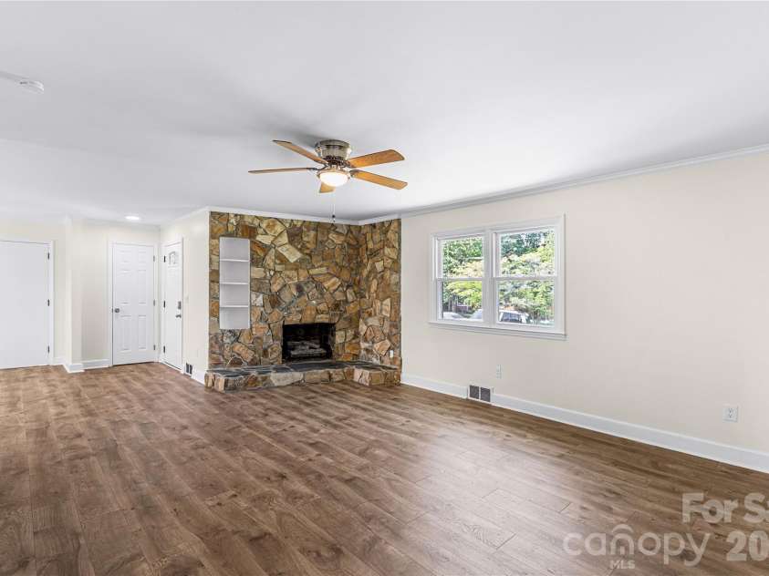 503 Wylie Street, Lancaster, SC 29720.  MLS# CAR4378525, YatesRealty ID 25692. 