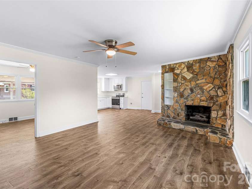 503 Wylie Street, Lancaster, SC 29720.  MLS# CAR4378525, YatesRealty ID 25692. 