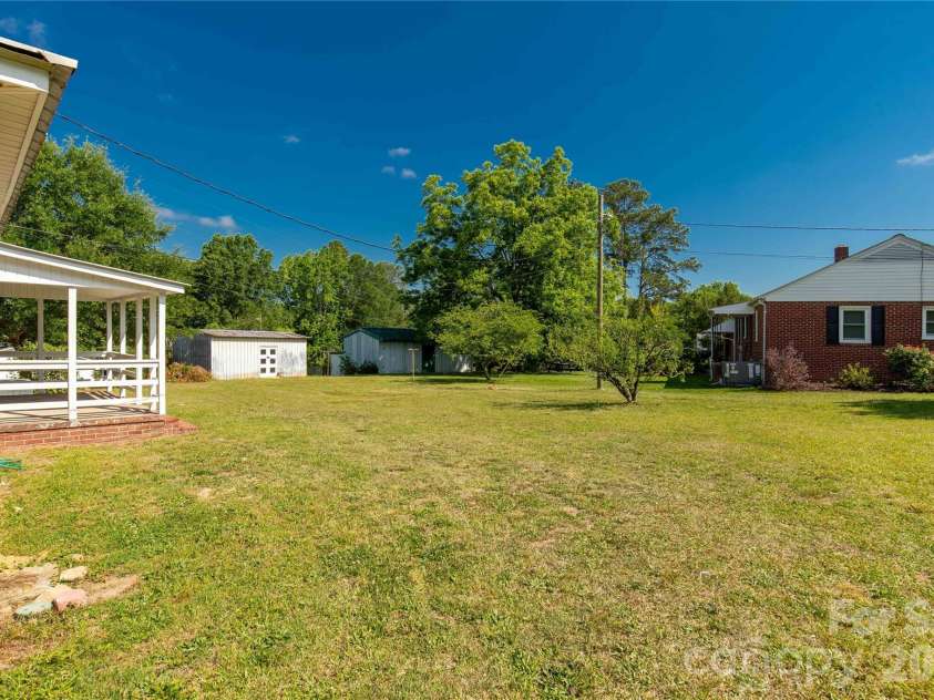 503 Wylie Street, Lancaster, SC 29720.  MLS# CAR4378525, YatesRealty ID 25692. 