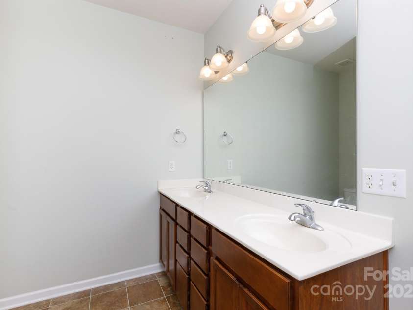 405 Jenny Skip Lane, Rock Hill, SC 29732.  MLS# CAR4271691, YatesRealty ID 25695. 