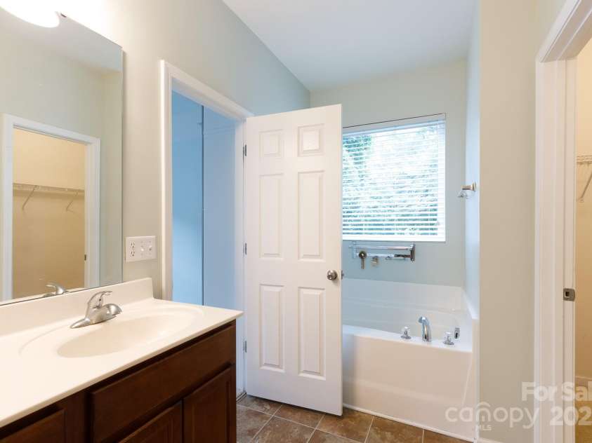 405 Jenny Skip Lane, Rock Hill, SC 29732.  MLS# CAR4271691, YatesRealty ID 25695. 