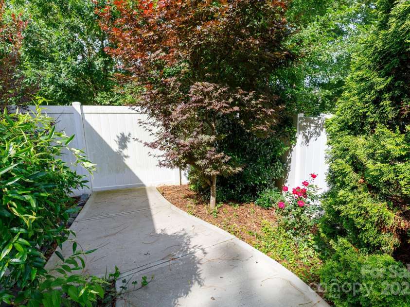 405 Jenny Skip Lane, Rock Hill, SC 29732.  MLS# CAR4271691, YatesRealty ID 25695. 