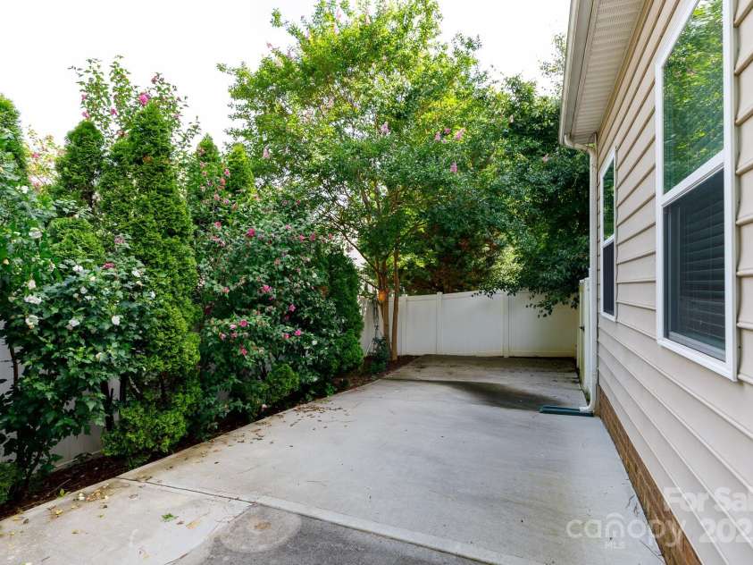 405 Jenny Skip Lane, Rock Hill, SC 29732.  MLS# CAR4271691, YatesRealty ID 25695. 