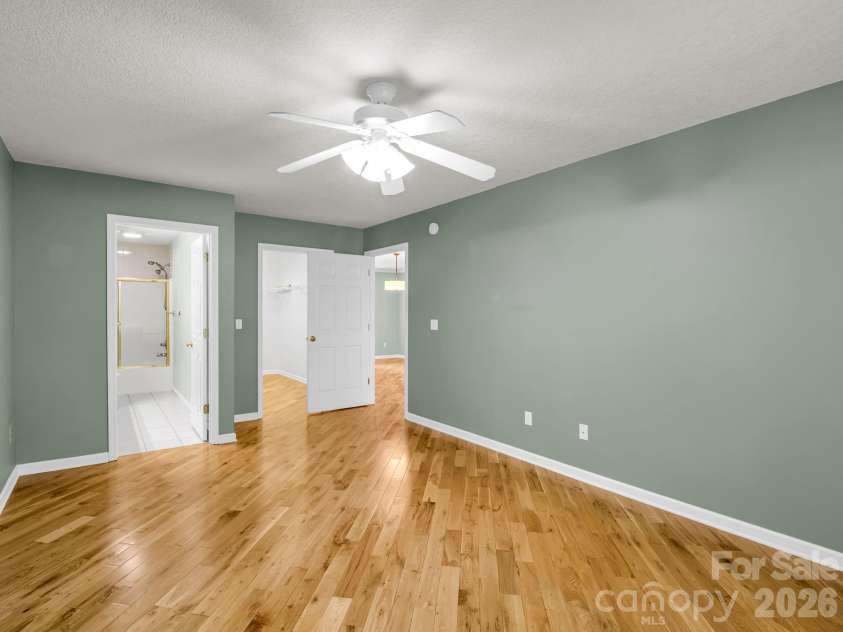 4 Rathfarnham Road, Asheville, NC 28803.  MLS# CAR4382272, YatesRealty ID 25696. 