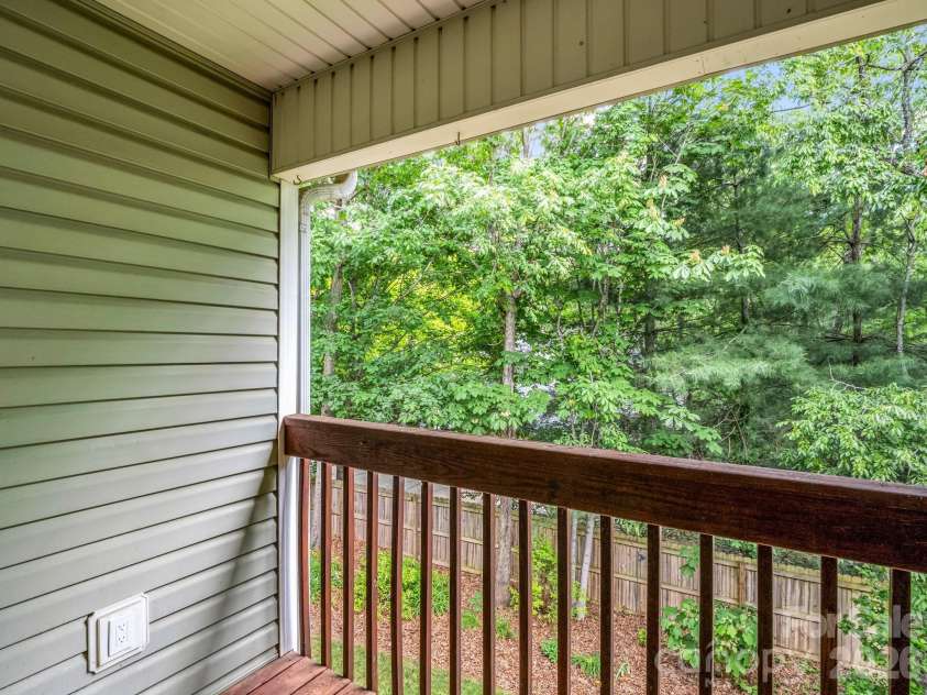 4 Rathfarnham Road, Asheville, NC 28803.  MLS# CAR4382272, YatesRealty ID 25696. 