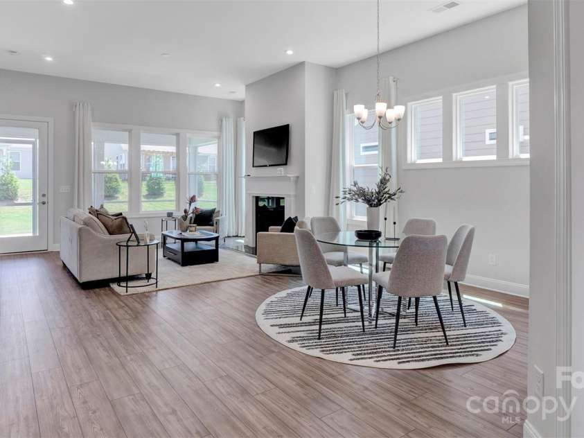 8414 Profit Lane, Charlotte, NC 28215.  MLS# CAR4280131, YatesRealty ID 25696. Great Room