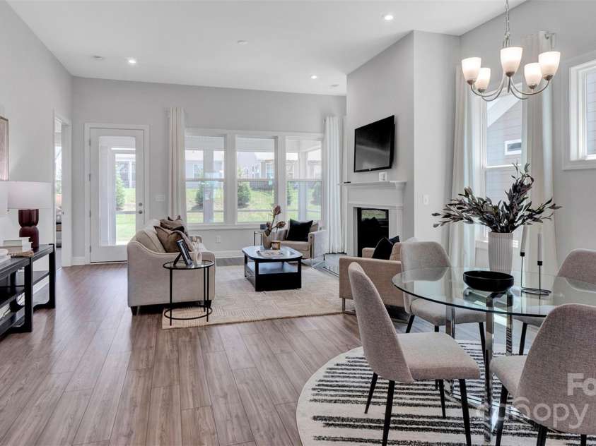 8414 Profit Lane, Charlotte, NC 28215.  MLS# CAR4280131, YatesRealty ID 25696. Great Room