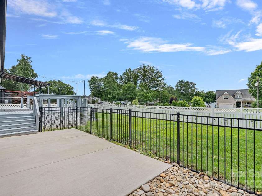 7478 Pine Ridge Drive, Denver, NC 28037.  MLS# CAR4272908, YatesRealty ID 25697. 