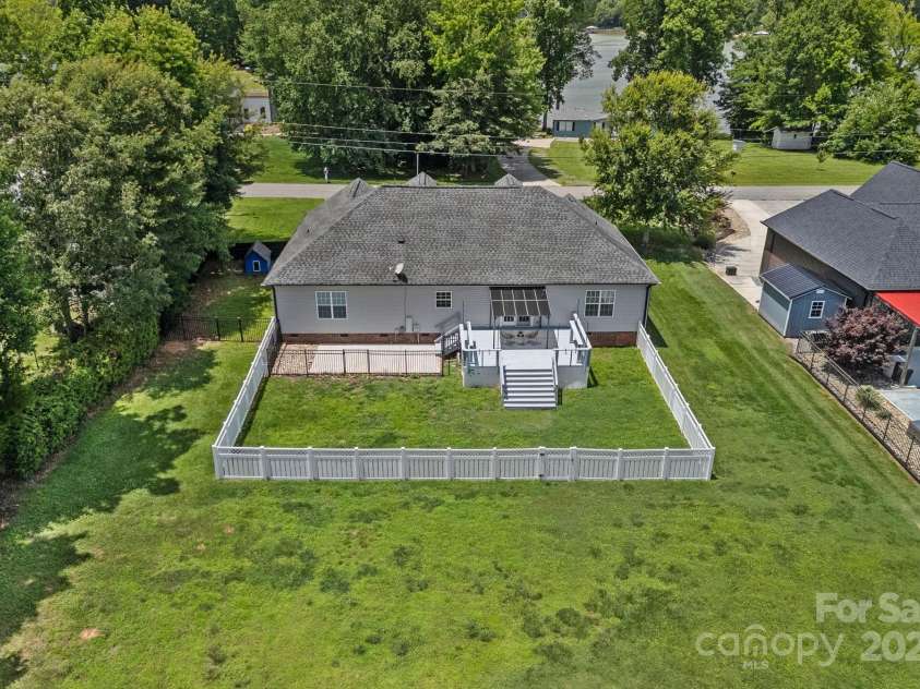 7478 Pine Ridge Drive, Denver, NC 28037.  MLS# CAR4272908, YatesRealty ID 25697. 