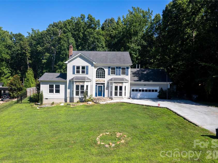 5010 Ardenwoods Drive, Charlotte, NC 28215.  MLS# CAR4404600, YatesRealty ID 25698. 