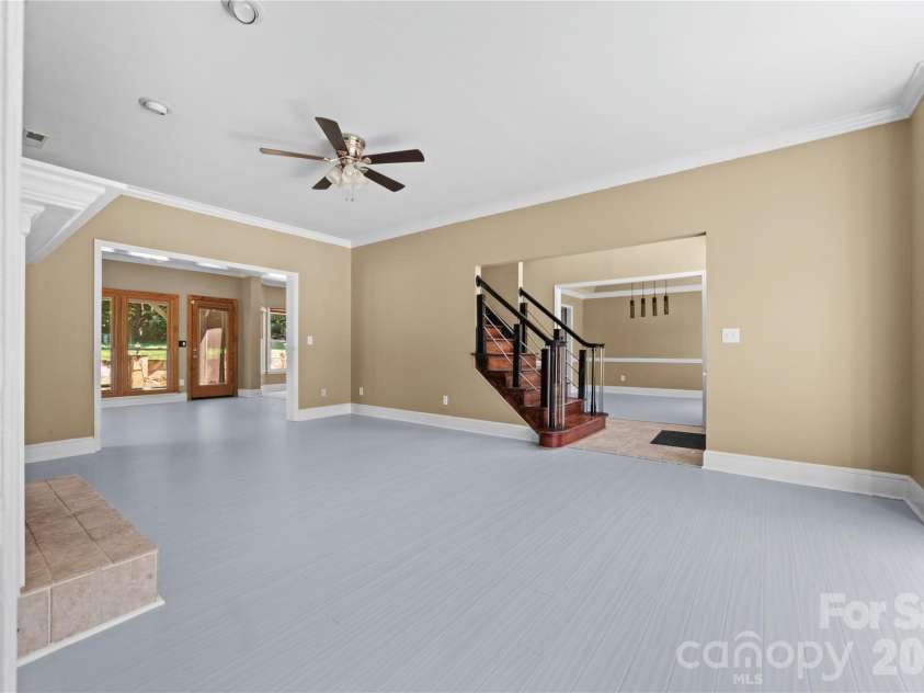5010 Ardenwoods Drive, Charlotte, NC 28215.  MLS# CAR4404600, YatesRealty ID 25698. 