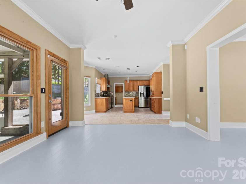 5010 Ardenwoods Drive, Charlotte, NC 28215.  MLS# CAR4404600, YatesRealty ID 25698. 