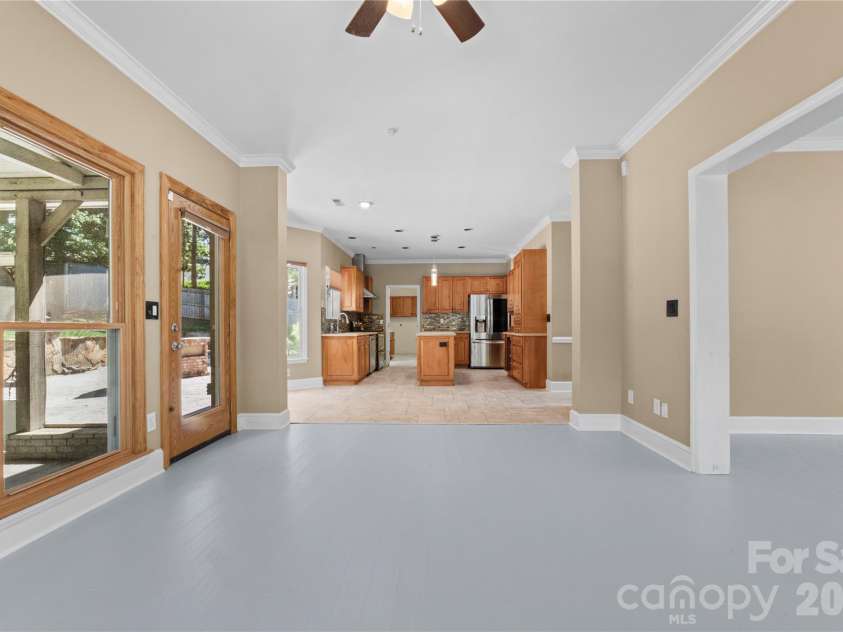 5010 Ardenwoods Drive, Charlotte, NC 28215.  MLS# CAR4404600, YatesRealty ID 25698. 