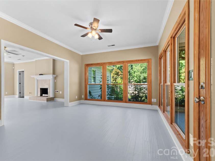 5010 Ardenwoods Drive, Charlotte, NC 28215.  MLS# CAR4404600, YatesRealty ID 25698. 