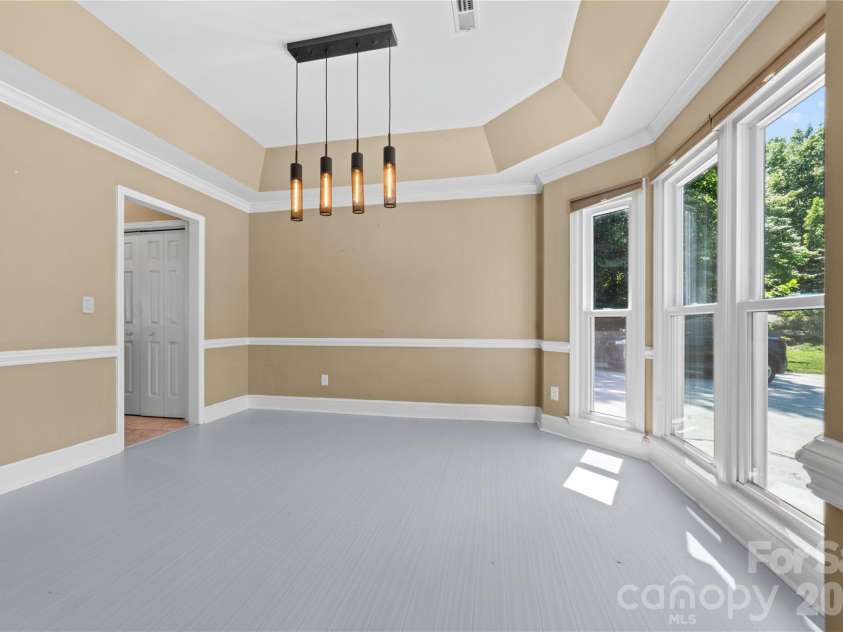 5010 Ardenwoods Drive, Charlotte, NC 28215.  MLS# CAR4404600, YatesRealty ID 25698. 