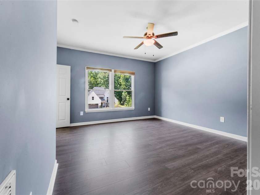 5010 Ardenwoods Drive, Charlotte, NC 28215.  MLS# CAR4404600, YatesRealty ID 25698. 