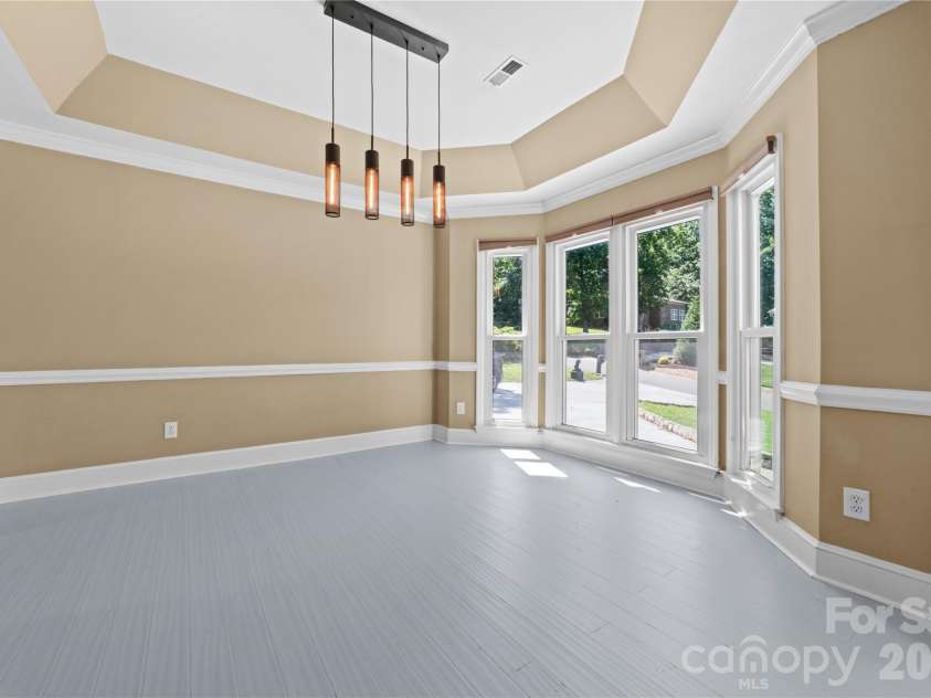 5010 Ardenwoods Drive, Charlotte, NC 28215.  MLS# CAR4404600, YatesRealty ID 25698. 