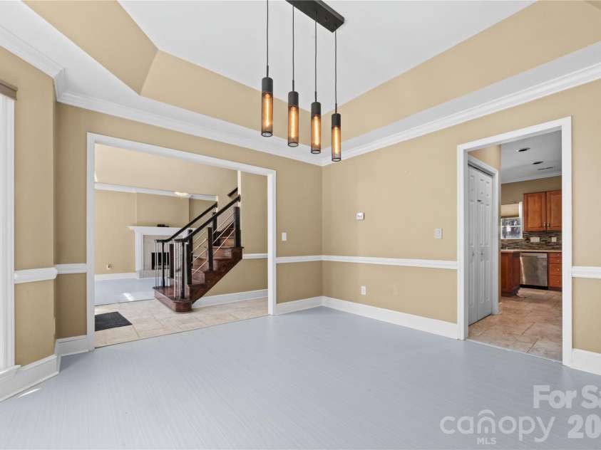 5010 Ardenwoods Drive, Charlotte, NC 28215.  MLS# CAR4404600, YatesRealty ID 25698. 