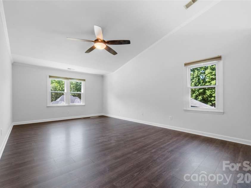 5010 Ardenwoods Drive, Charlotte, NC 28215.  MLS# CAR4404600, YatesRealty ID 25698. 