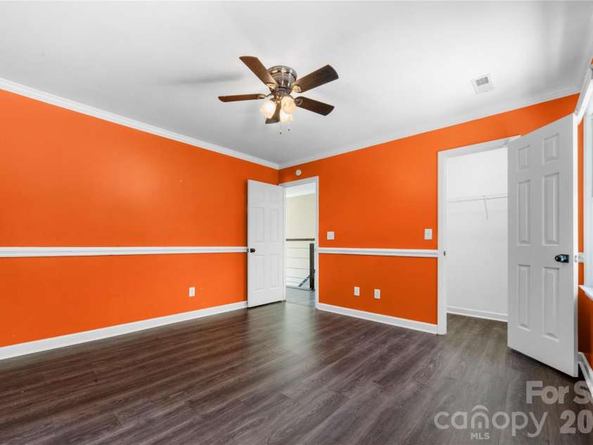 5010 Ardenwoods Drive, Charlotte, NC 28215.  MLS# CAR4404600, YatesRealty ID 25698. 