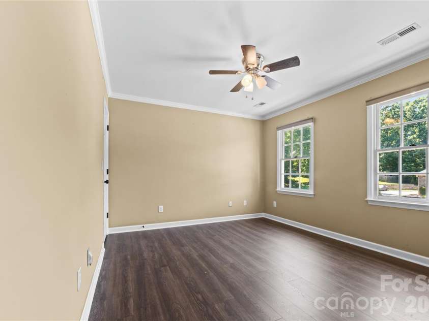 5010 Ardenwoods Drive, Charlotte, NC 28215.  MLS# CAR4404600, YatesRealty ID 25698. 