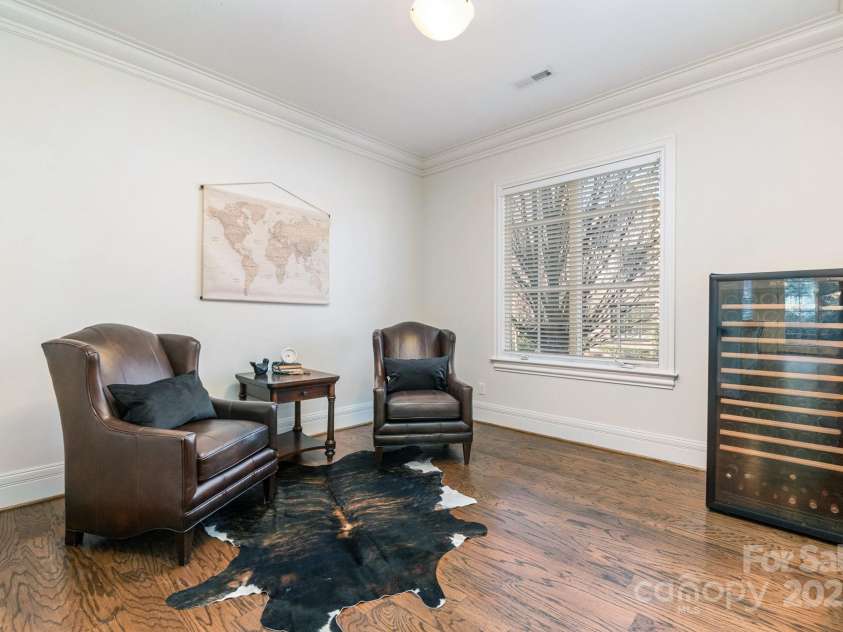 6411 Aldworth Lane, Charlotte, NC 28226.  MLS# CAR4287812, YatesRealty ID 25699. Front sitting room upon entry