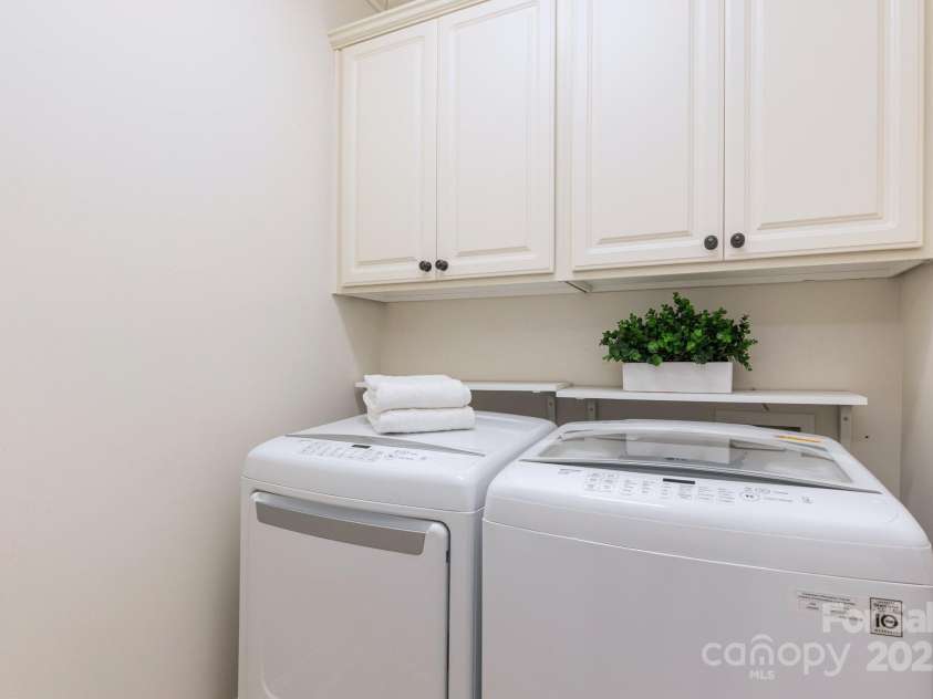 6411 Aldworth Lane, Charlotte, NC 28226.  MLS# CAR4287812, YatesRealty ID 25699. Washer & Dryer convey - located upstairs