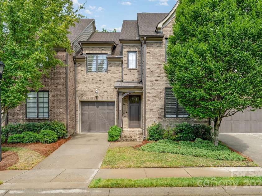 6411 Aldworth Lane, Charlotte, NC 28226.  MLS# CAR4287812, YatesRealty ID 25699. Welcome Home!