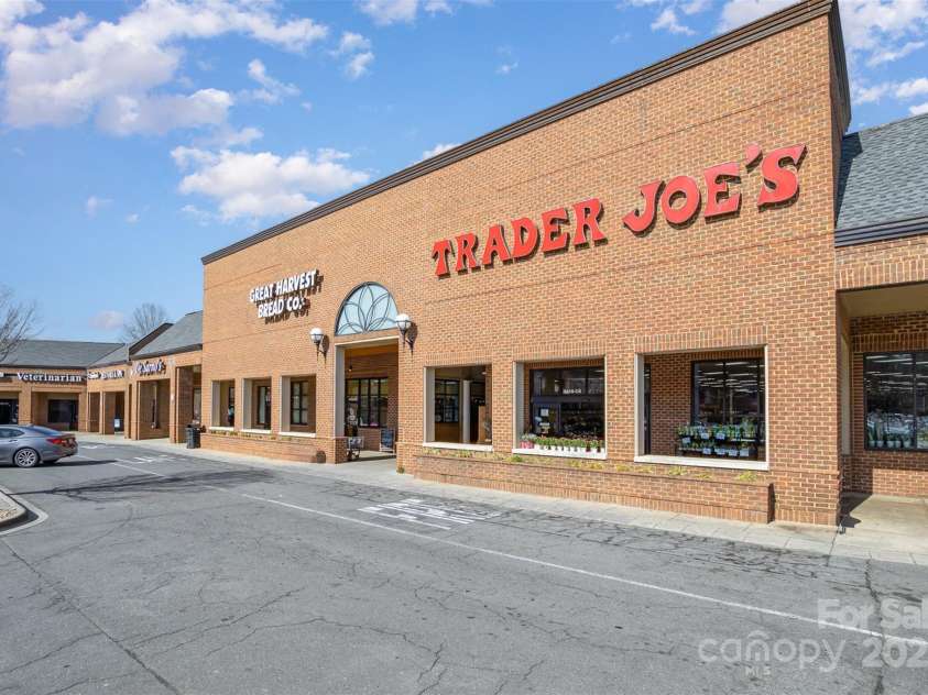 6411 Aldworth Lane, Charlotte, NC 28226.  MLS# CAR4287812, YatesRealty ID 25699. Within a 5 min drive to Trader Joes, Starbucks & more!