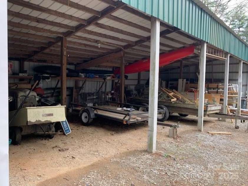 101 LAKEMONT Drive, Flat Rock, NC 28731.  MLS# CAR4246456, YatesRealty ID 257. 