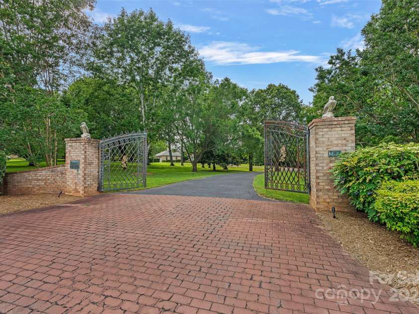 282 Hamilton Drive, Columbus, NC 28722.  MLS# CAR4274724, YatesRealty ID 257. 