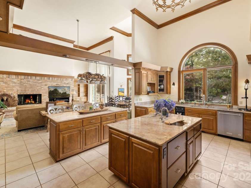 282 Hamilton Drive, Columbus, NC 28722.  MLS# CAR4274724, YatesRealty ID 257. 