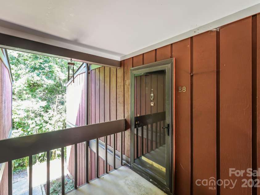 47 Edgewood Avenue, Concord, NC 28025.  MLS# CAR4287036, YatesRealty ID 2570. 