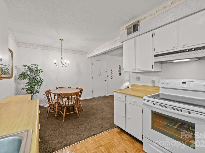 47 Edgewood Avenue, Concord, NC 28025.  MLS# CAR4287036, YatesRealty ID 2570. 