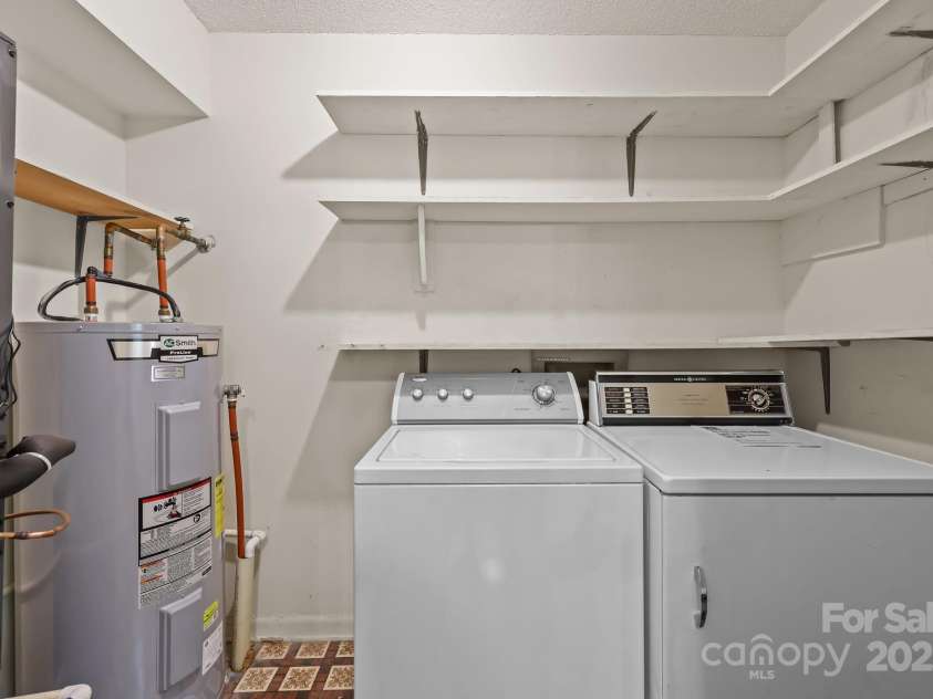 47 Edgewood Avenue, Concord, NC 28025.  MLS# CAR4287036, YatesRealty ID 2570. 