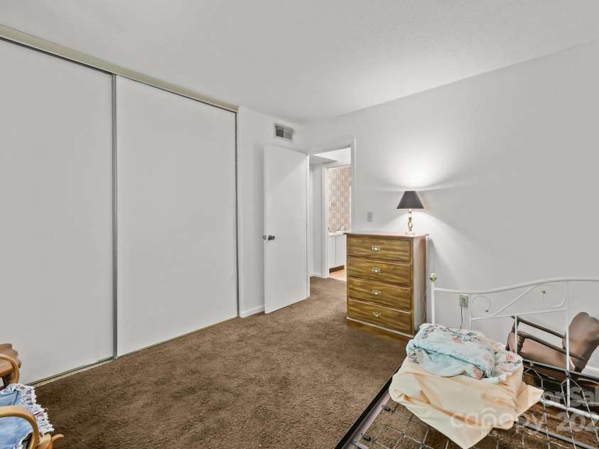 47 Edgewood Avenue, Concord, NC 28025.  MLS# CAR4287036, YatesRealty ID 2570. 