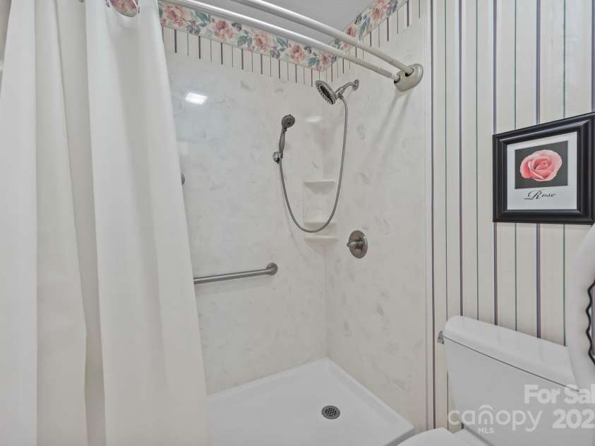 47 Edgewood Avenue, Concord, NC 28025.  MLS# CAR4287036, YatesRealty ID 2570. 