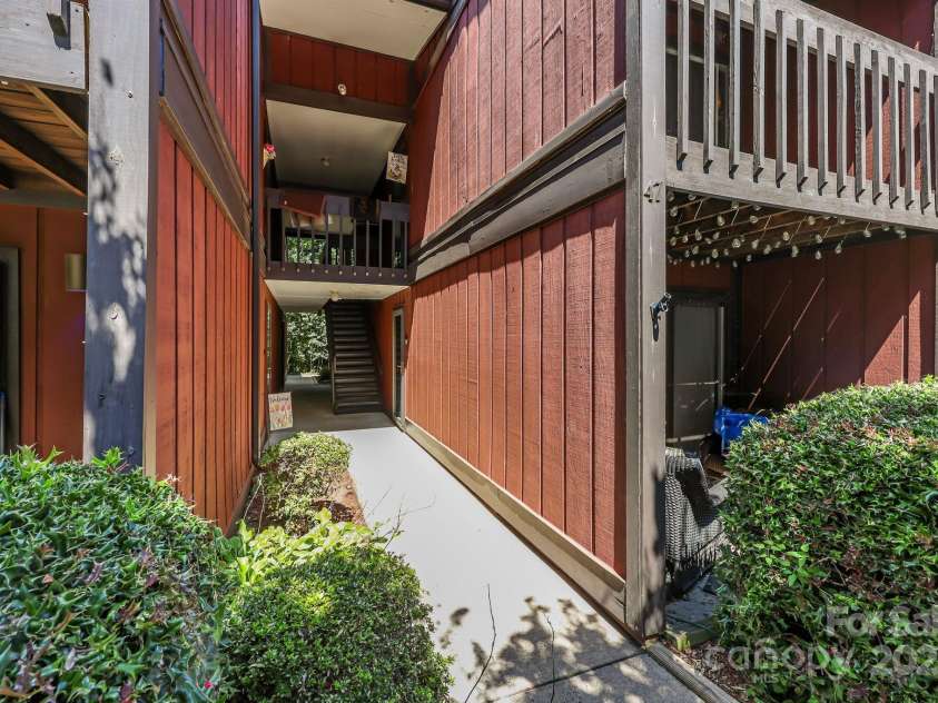 47 Edgewood Avenue, Concord, NC 28025.  MLS# CAR4287036, YatesRealty ID 2570. 