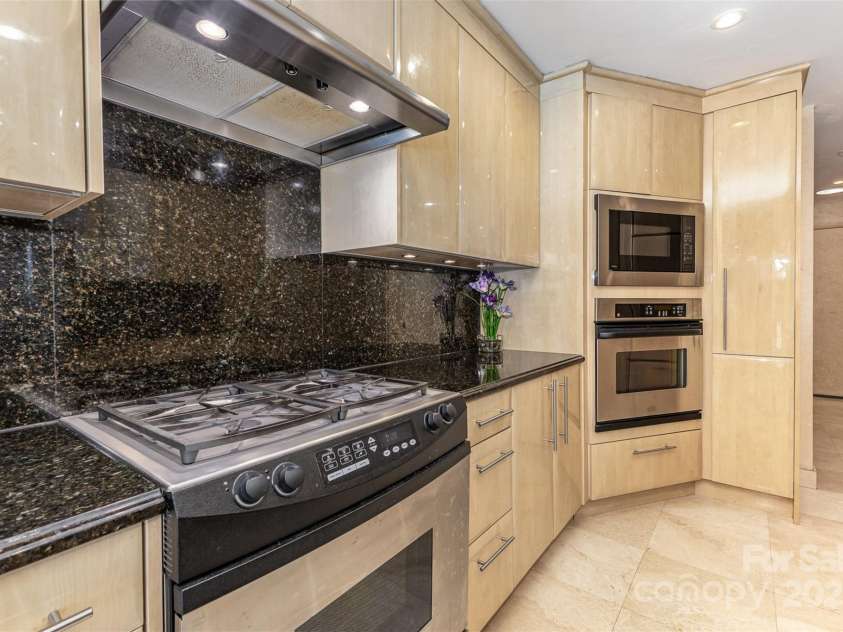 5 Hidden Cove Lane, Clover, SC 29710.  MLS# CAR4278086, YatesRealty ID 25700. 