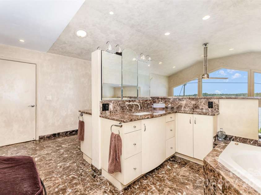 5 Hidden Cove Lane, Clover, SC 29710.  MLS# CAR4278086, YatesRealty ID 25700. 