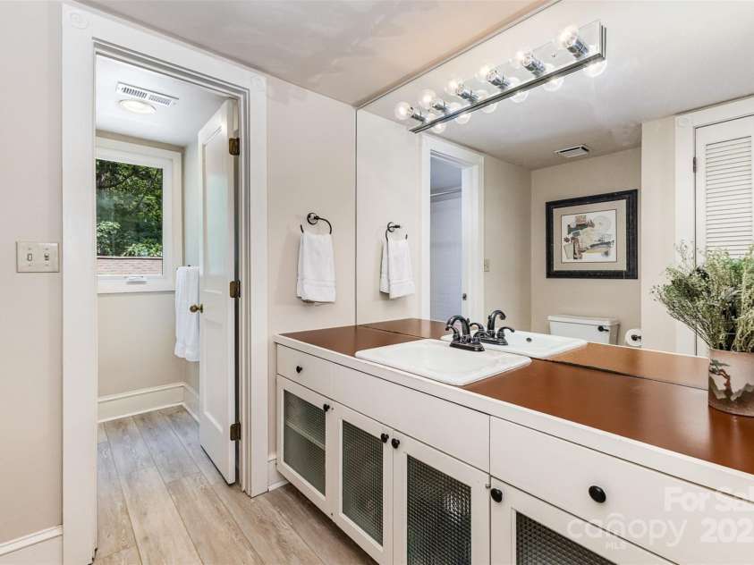 5 Hidden Cove Lane, Clover, SC 29710.  MLS# CAR4278086, YatesRealty ID 25700. 