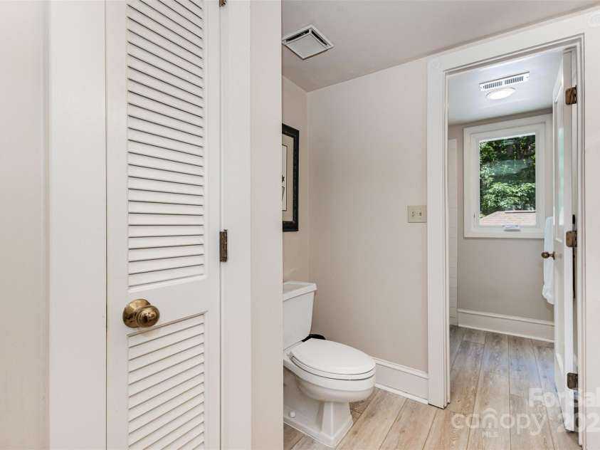 5 Hidden Cove Lane, Clover, SC 29710.  MLS# CAR4278086, YatesRealty ID 25700. 