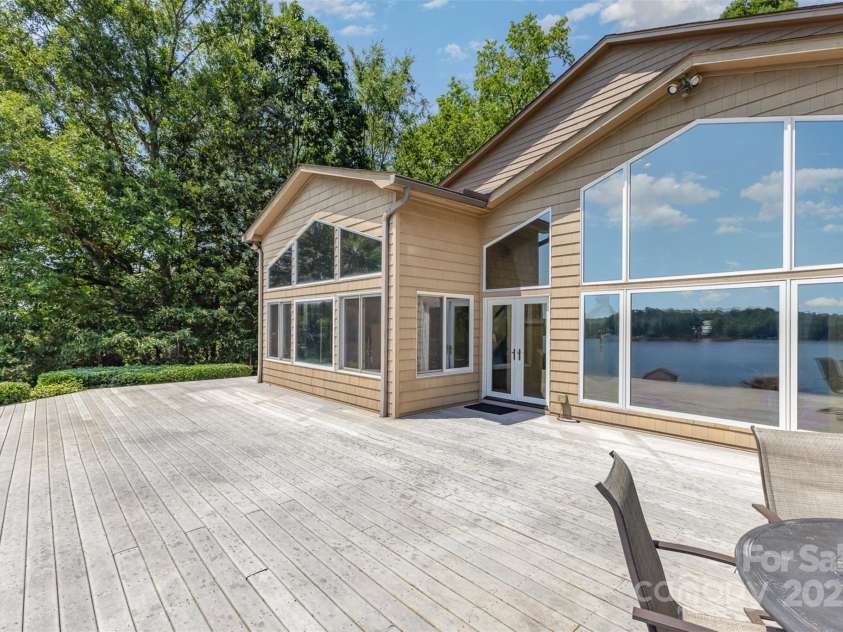 5 Hidden Cove Lane, Clover, SC 29710.  MLS# CAR4278086, YatesRealty ID 25700. 