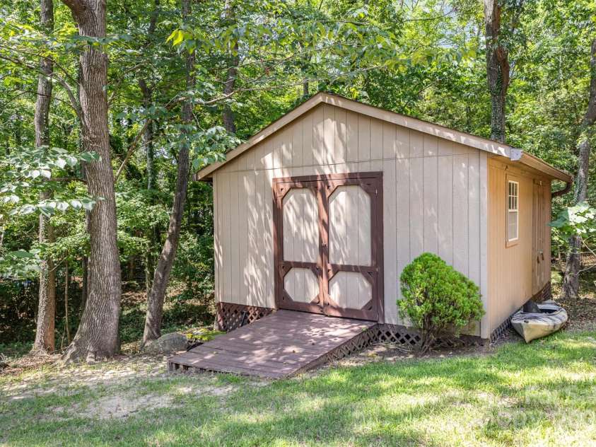 5 Hidden Cove Lane, Clover, SC 29710.  MLS# CAR4278086, YatesRealty ID 25700. 